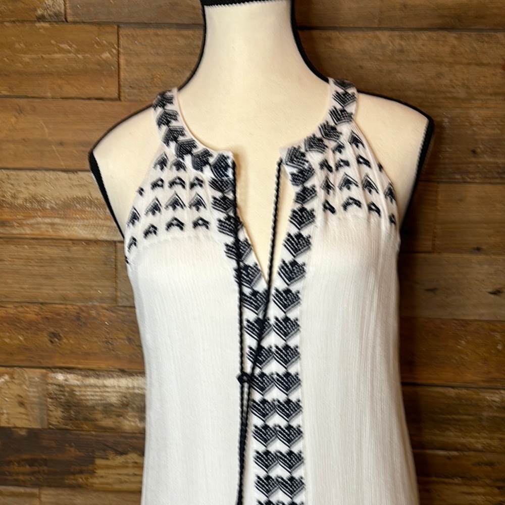 Forever 21 Women's White and Black Sleeveless Dress - Picture 3 of 9